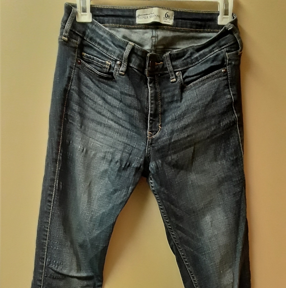 ABERCOMBIE FITCH WOMENS JEANS